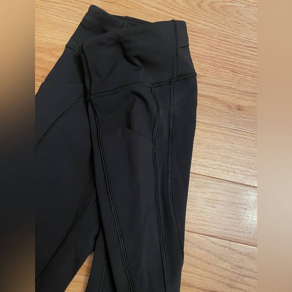 Lululemon Fast and Free running tights 25” - Picture 3 of 6